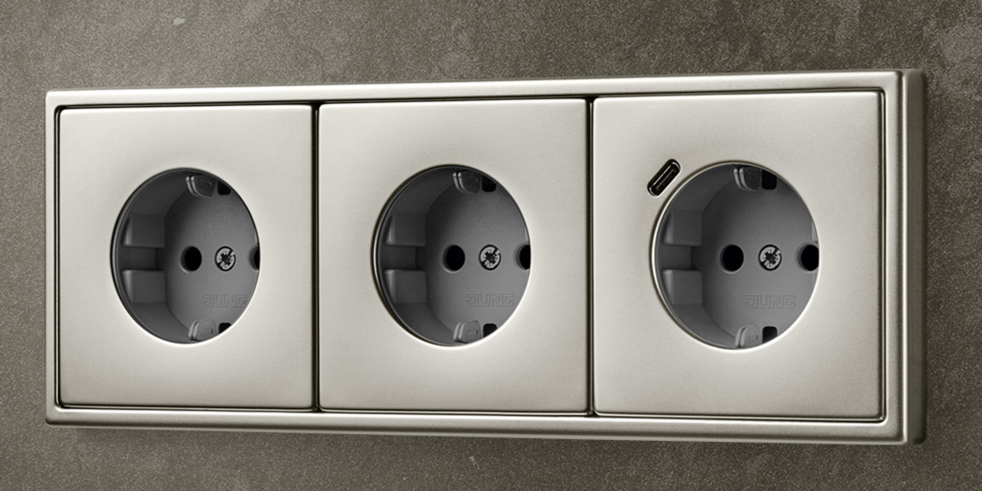 SCHUKO® Steckdosen mit USB bei O.N.T.-Elektrotechnik GmbH & Co. KG in Reinbek
