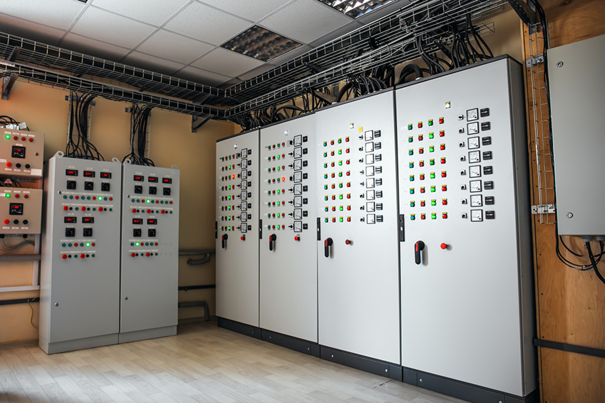 Schalt&shy;anlagen&shy;bau bei O.N.T.-Elektrotechnik GmbH & Co. KG in Reinbek